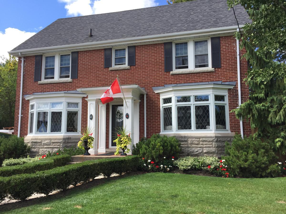 Robinsong Bed & Breakfast Thorold ภายนอก รูปภาพ