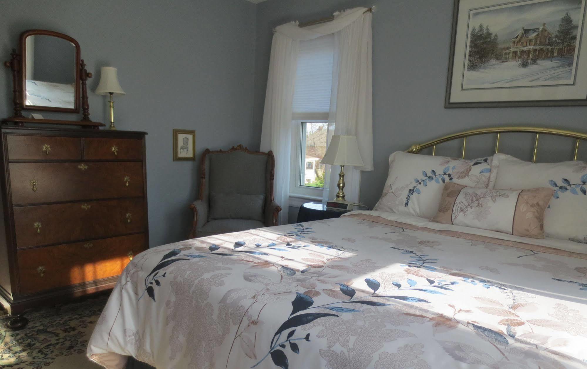 Robinsong Bed & Breakfast Thorold ภายนอก รูปภาพ